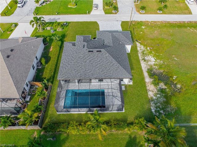 821 NW 37th PL, Cape Coral, FL 33993