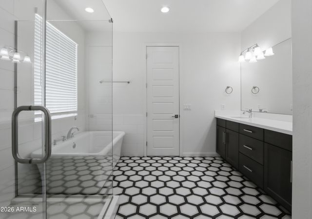 1555 E OCOTILLO Road 20, Phoenix, AZ 85014