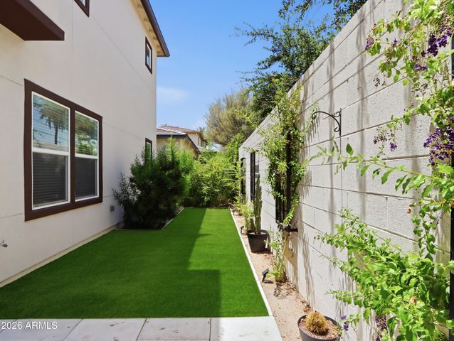 1555 E OCOTILLO Road 20, Phoenix, AZ 85014
