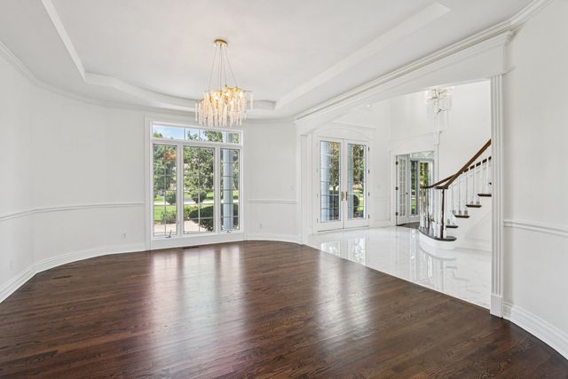 6605 Oakwood Manor Drive, Crystal Lake, IL 60012