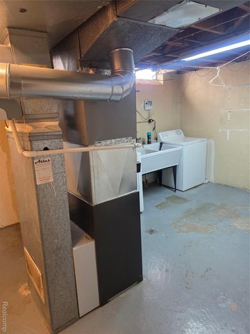 32629 Dover Avenue, Warren, MI 48088