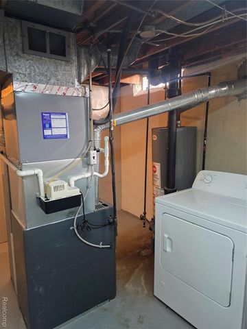 32629 Dover Avenue, Warren, MI 48088