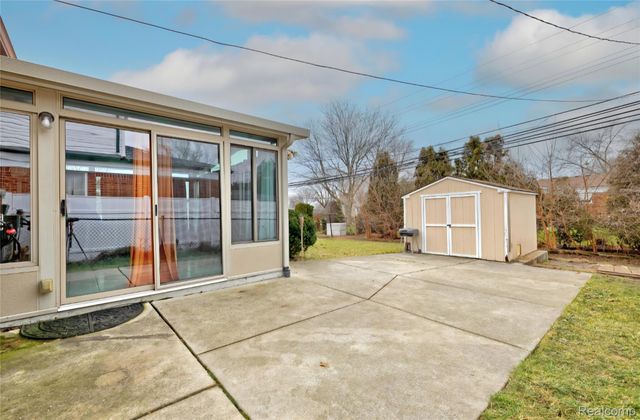 32629 Dover Avenue, Warren, MI 48088