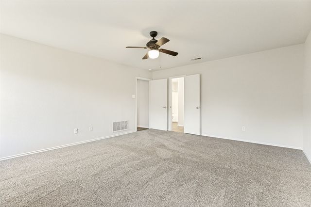 556 Winbridge Lane, Fort Worth, TX 76052