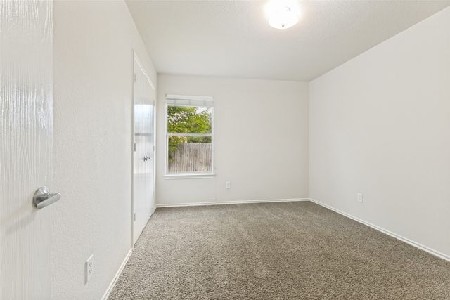 556 Winbridge Lane, Fort Worth, TX 76052