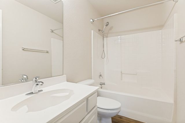 556 Winbridge Lane, Fort Worth, TX 76052