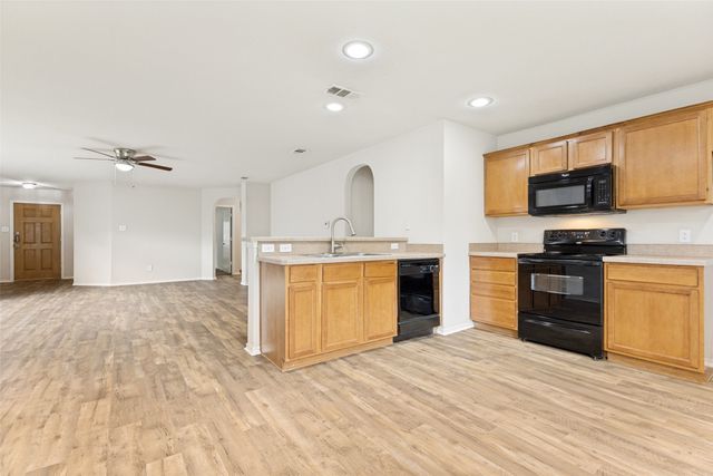 556 Winbridge Lane, Fort Worth, TX 76052