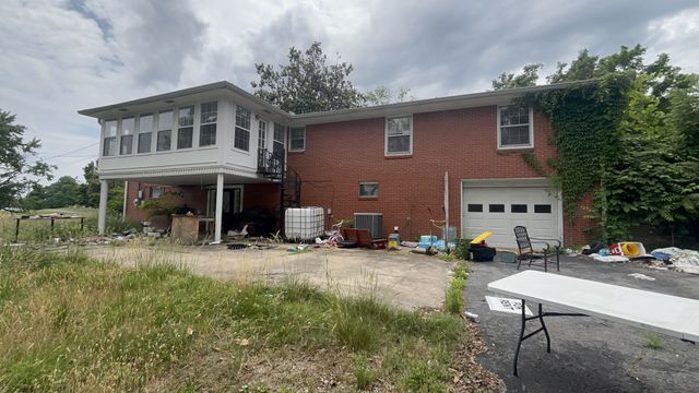 1229 N 1st St, Westmoreland, TN 37186
