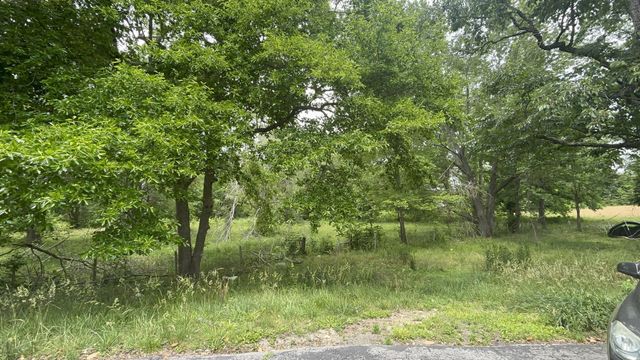 1229 N 1st St, Westmoreland, TN 37186