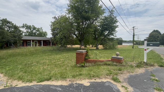 1229 N 1st St, Westmoreland, TN 37186