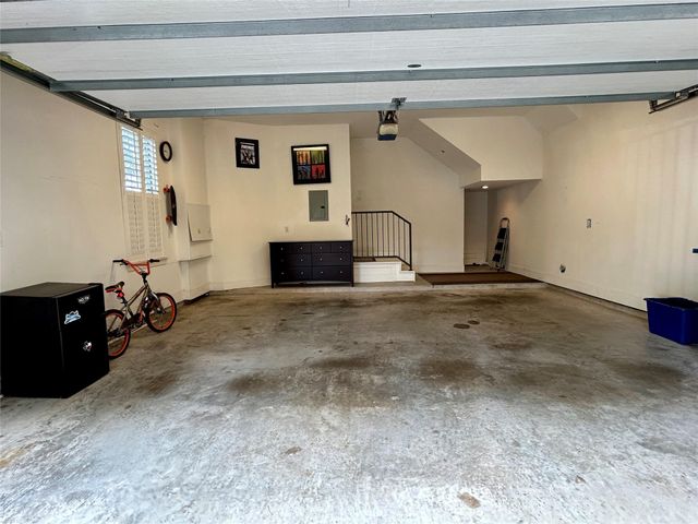 4031 Bellefontaine Street 101, Houston, TX 77025