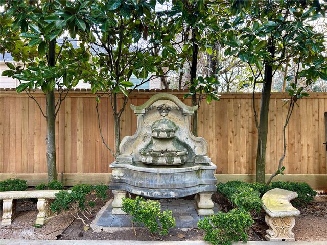 4031 Bellefontaine Street 101, Houston, TX 77025