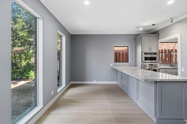 6215 Westcott Street A, Houston, TX 77007