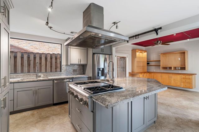 6215 Westcott Street A, Houston, TX 77007