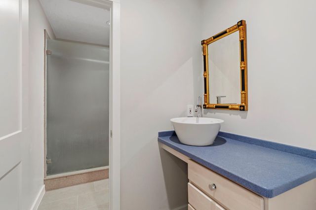 6215 Westcott Street A, Houston, TX 77007
