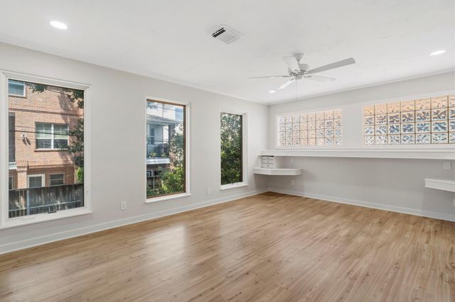 6215 Westcott Street A, Houston, TX 77007