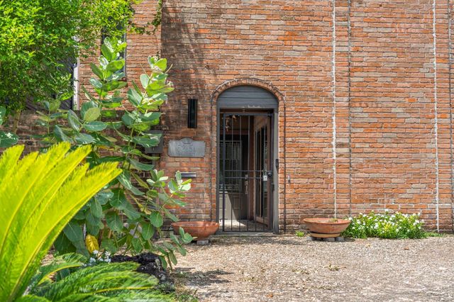 6215 Westcott Street A, Houston, TX 77007