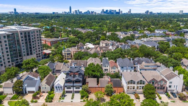 6215 Westcott Street A, Houston, TX 77007