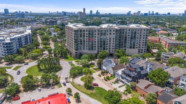 6215 Westcott Street A, Houston, TX 77007