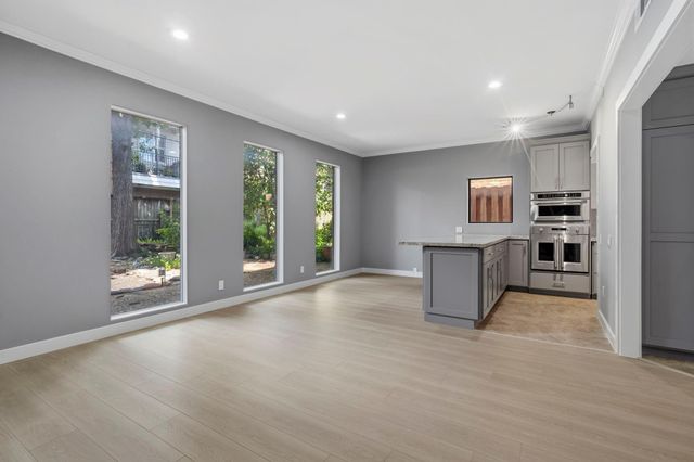 6215 Westcott Street A, Houston, TX 77007