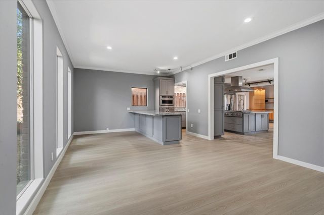 6215 Westcott Street A, Houston, TX 77007