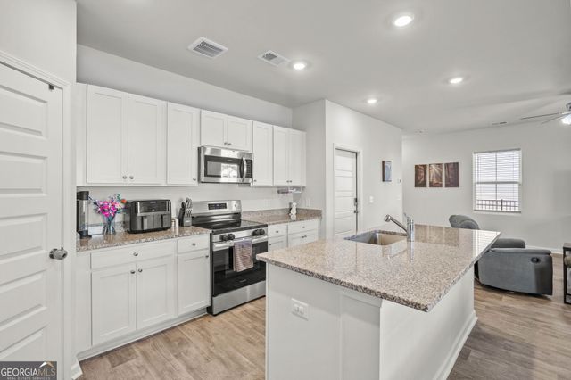102 Hydrangea Way, Bloomingdale, GA 31302