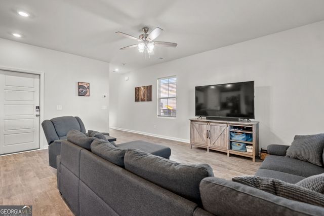 102 Hydrangea Way, Bloomingdale, GA 31302