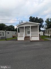 308 DON DR, New Holland, PA 17557