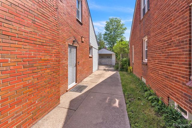 23241 Oak Street, Dearborn, MI 48128