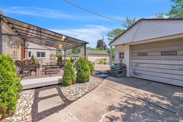23241 Oak Street, Dearborn, MI 48128