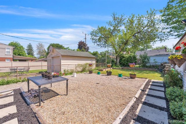23241 Oak Street, Dearborn, MI 48128