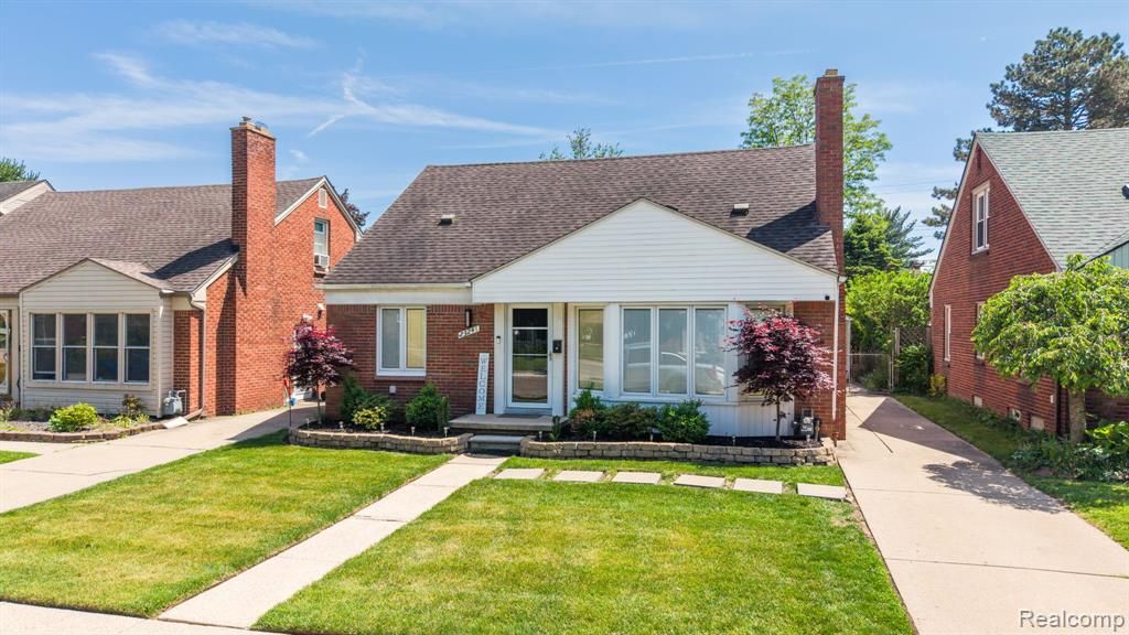 23241 Oak Street, Dearborn, MI 48128