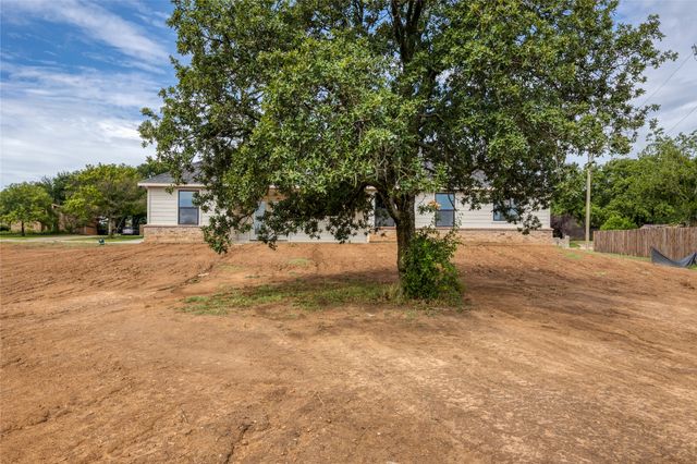 232 Prairie Street, Jacksboro, TX 76458