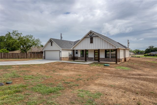232 Prairie Street, Jacksboro, TX 76458