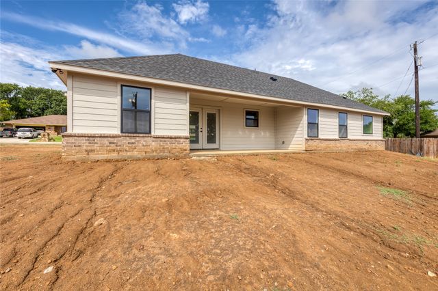 232 Prairie Street, Jacksboro, TX 76458