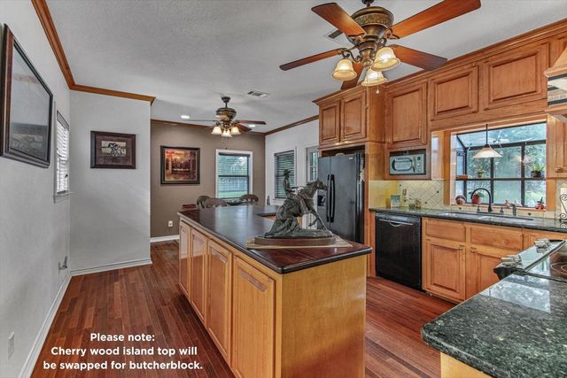 284 County Road 2003 South S, Liberty, TX 77575