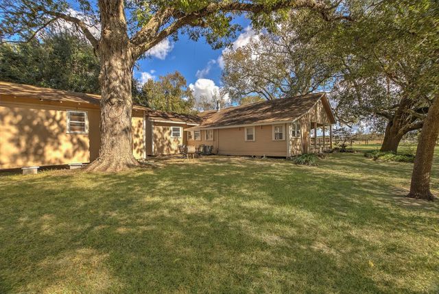 284 County Road 2003 South S, Liberty, TX 77575