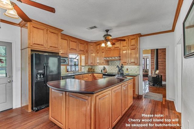 284 County Road 2003 South S, Liberty, TX 77575