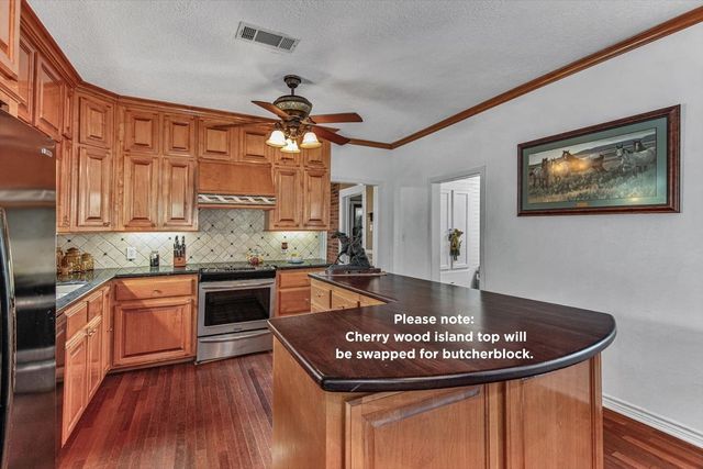 284 County Road 2003 South S, Liberty, TX 77575