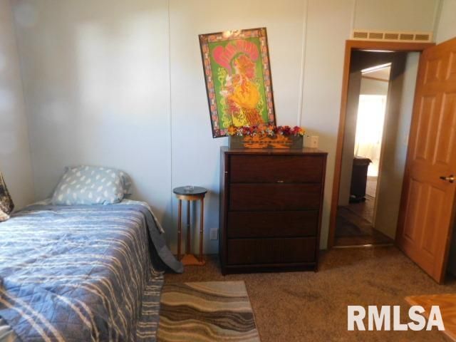 120 W 7TH Street, Coal Valley, IL 61240