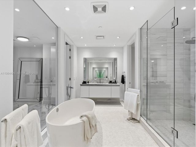 700 NE 26th Ter 4203, Miami, FL 33137