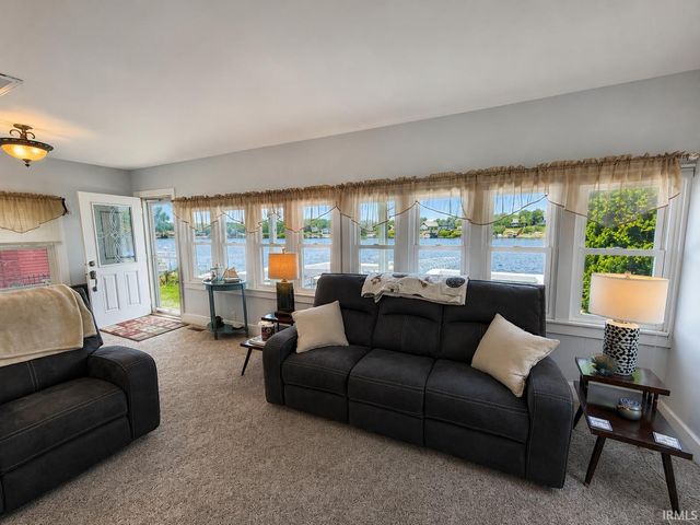 5129 E Shady Point Drive, Monticello, IN 47960