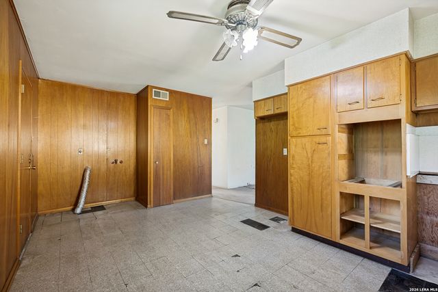1207 HAMMOND AVE, San Antonio, TX 78210