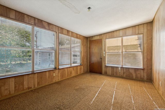 1207 HAMMOND AVE, San Antonio, TX 78210
