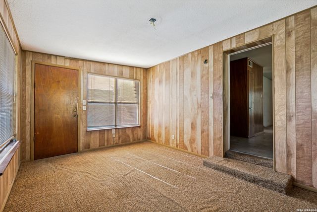 1207 HAMMOND AVE, San Antonio, TX 78210