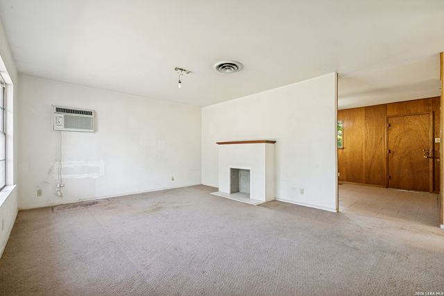 1207 HAMMOND AVE, San Antonio, TX 78210