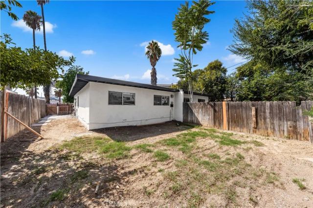 2121 Down, Riverside, CA 92507