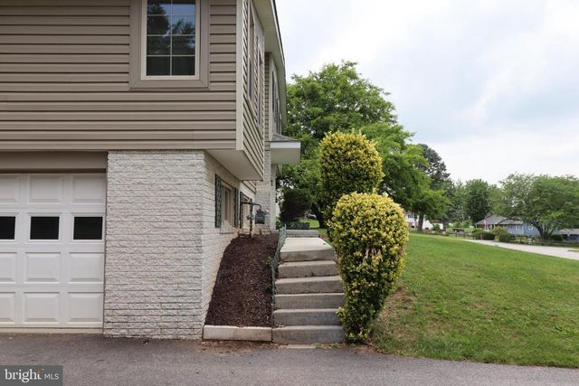 49 VALLEY VIEW DR, Hanover, PA 17331