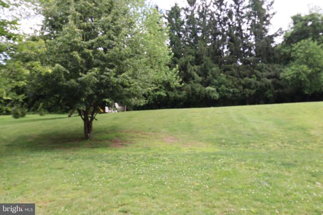 49 VALLEY VIEW DR, Hanover, PA 17331