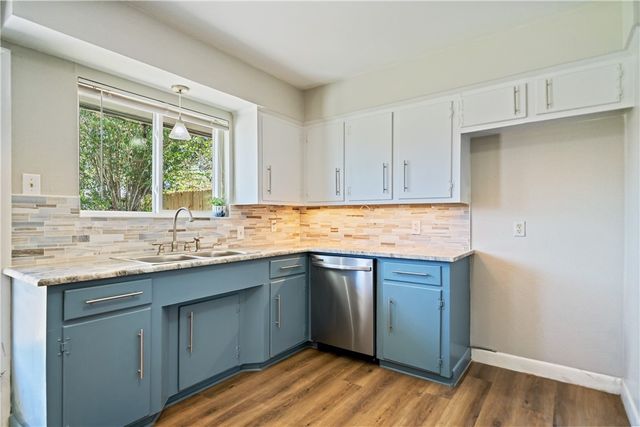 429 Montclair Dr, Corpus Christi, TX 78412